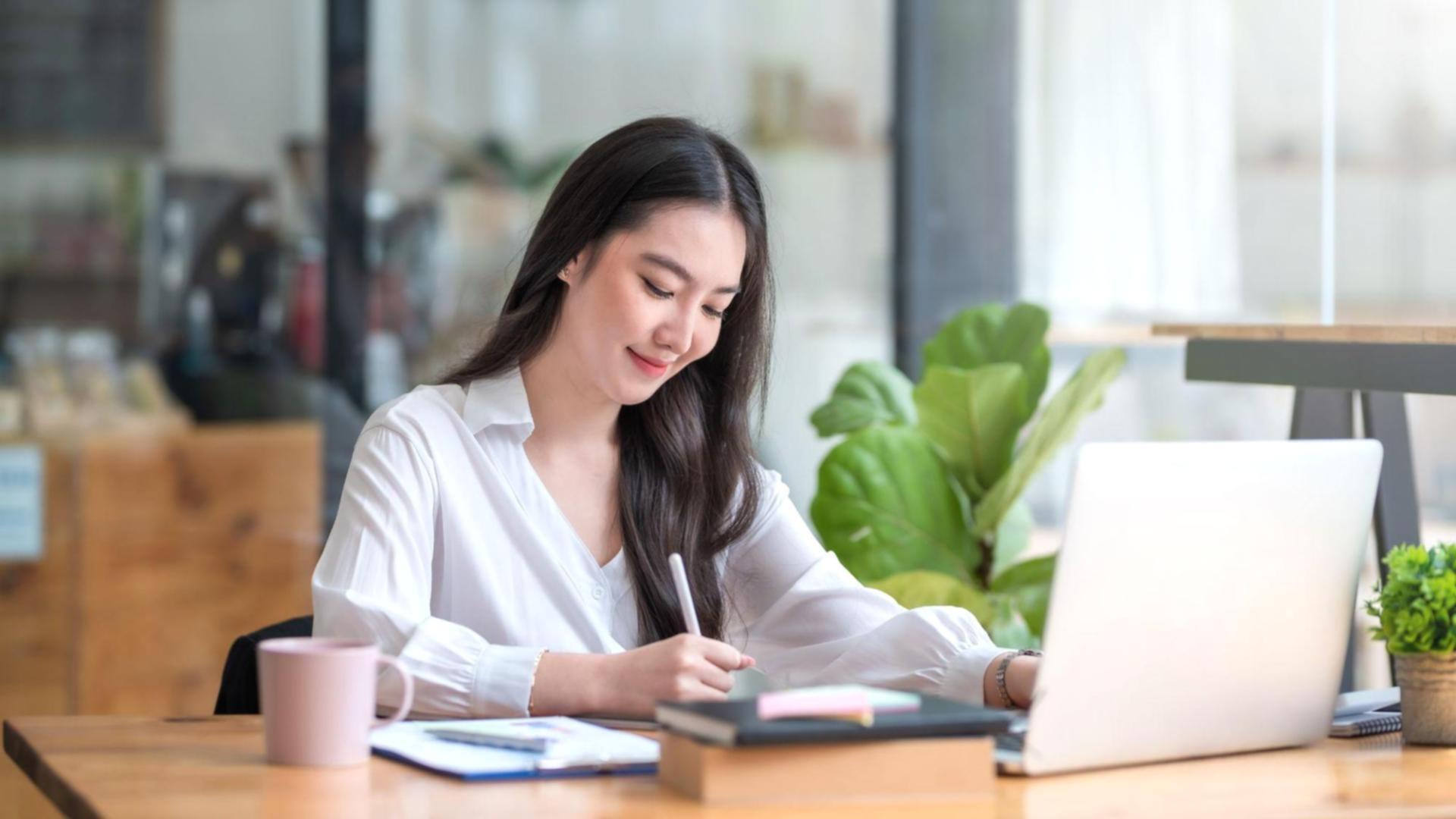 International students collaborating in workshop environment
